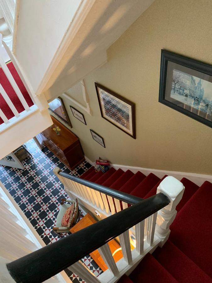 Heather Glen. Six Bedroom Near The Sea. *