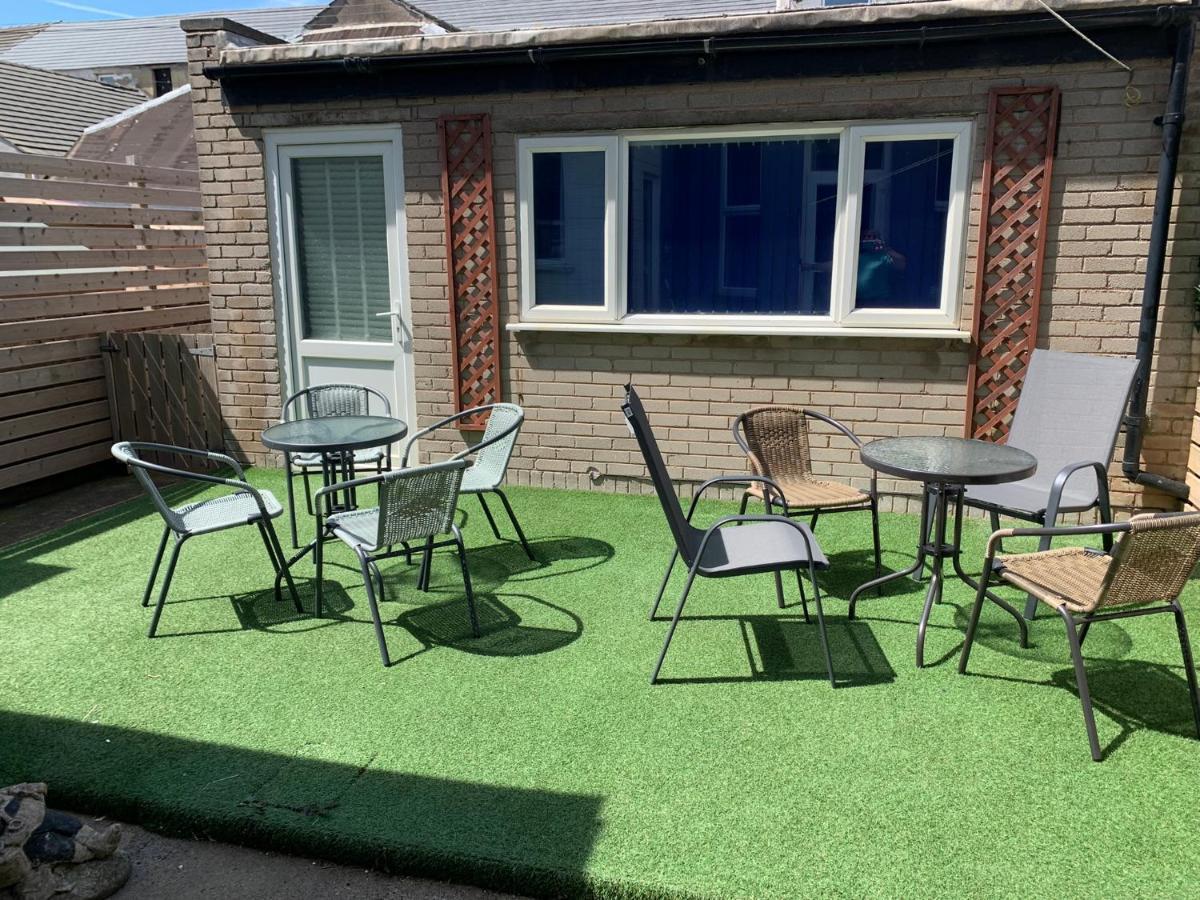 Heather Glen. Six Bedroom Near The Sea. * Blackpool