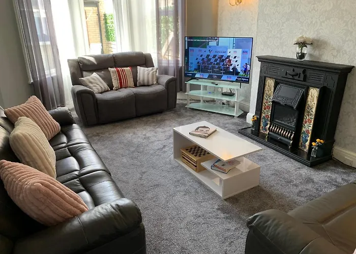 Heather Glen. Six Bedroom Home Near The Sea.