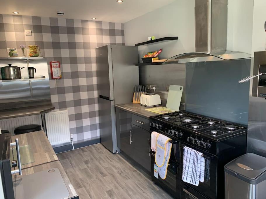 Heather Glen. Six Bedroom Near The Sea. Blackpool
