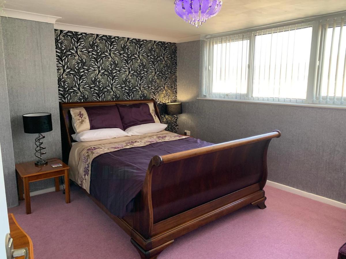 Vakantiehuis Heather Glen. Six Bedroom Near The Sea. *