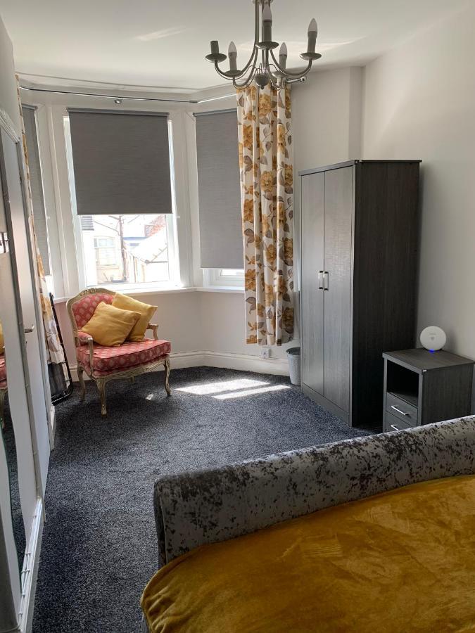 Vakantiehuis Heather Glen. Six Bedroom Near The Sea.